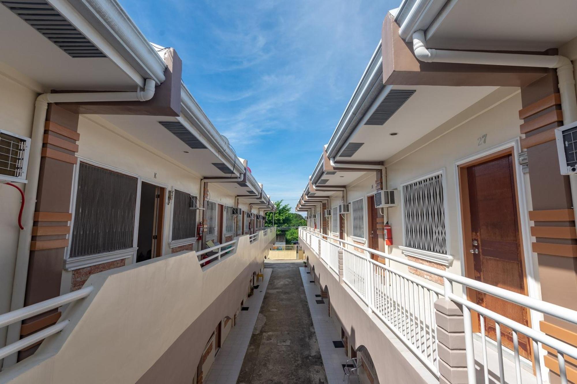 3J'S And K Apartment Lapu-Lapu City Exterior photo